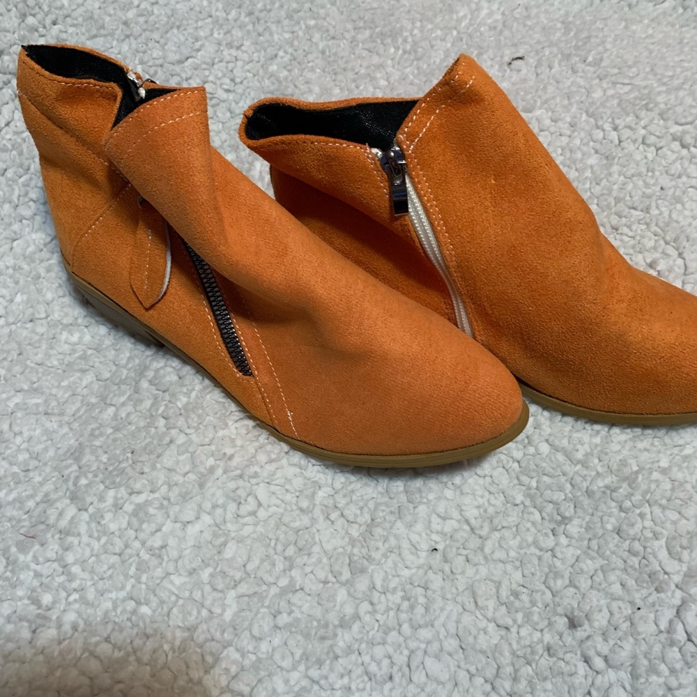 NWT orange suede booties sz 8 boutique